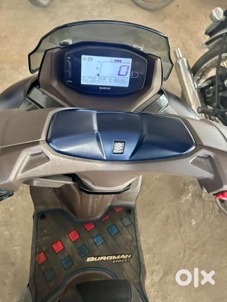 Suzuki/Burgman Street 125