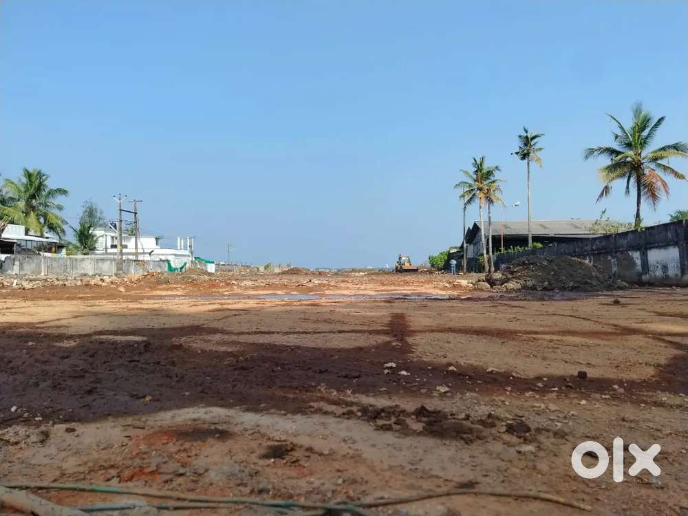 Commercial plot for sale THOPPUMPDAY