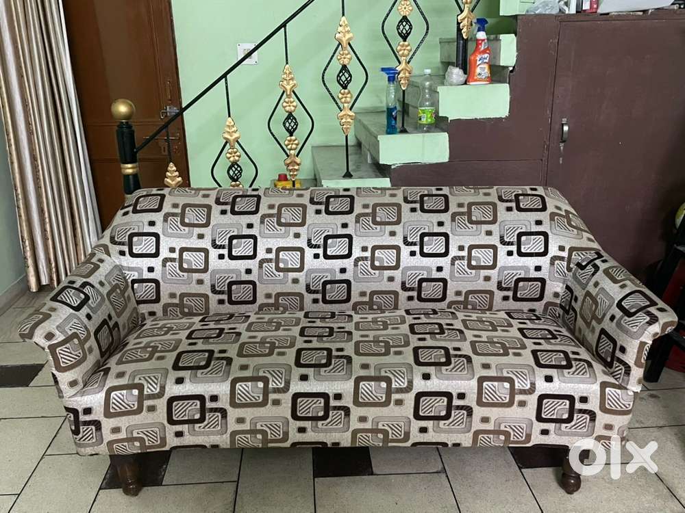 V good Tahli wood sofa setnew one not used