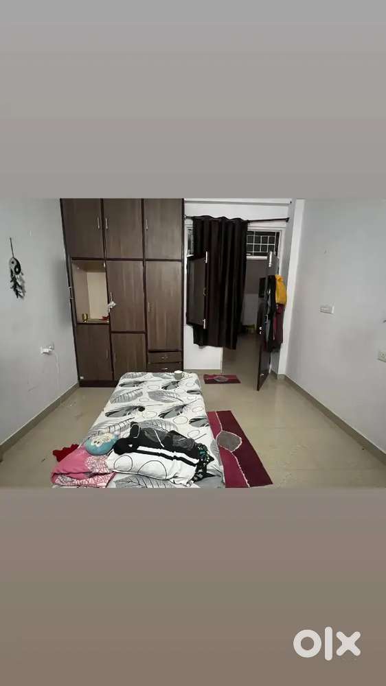 Need female roommate