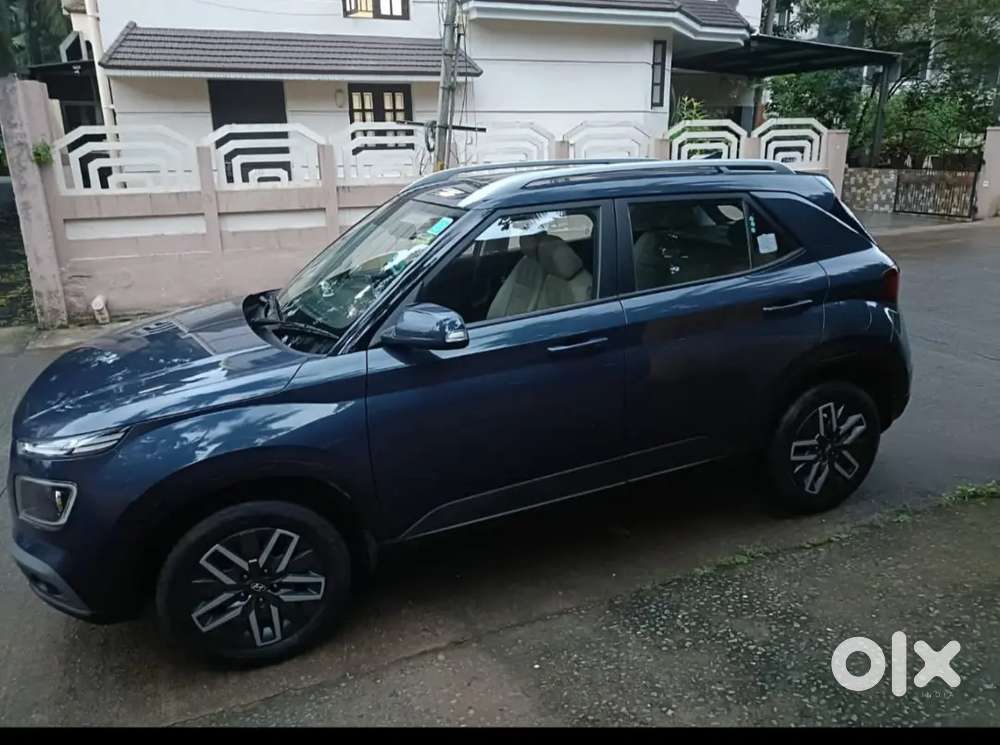 Hyundai Venue 2022 Diesel Well Maintained