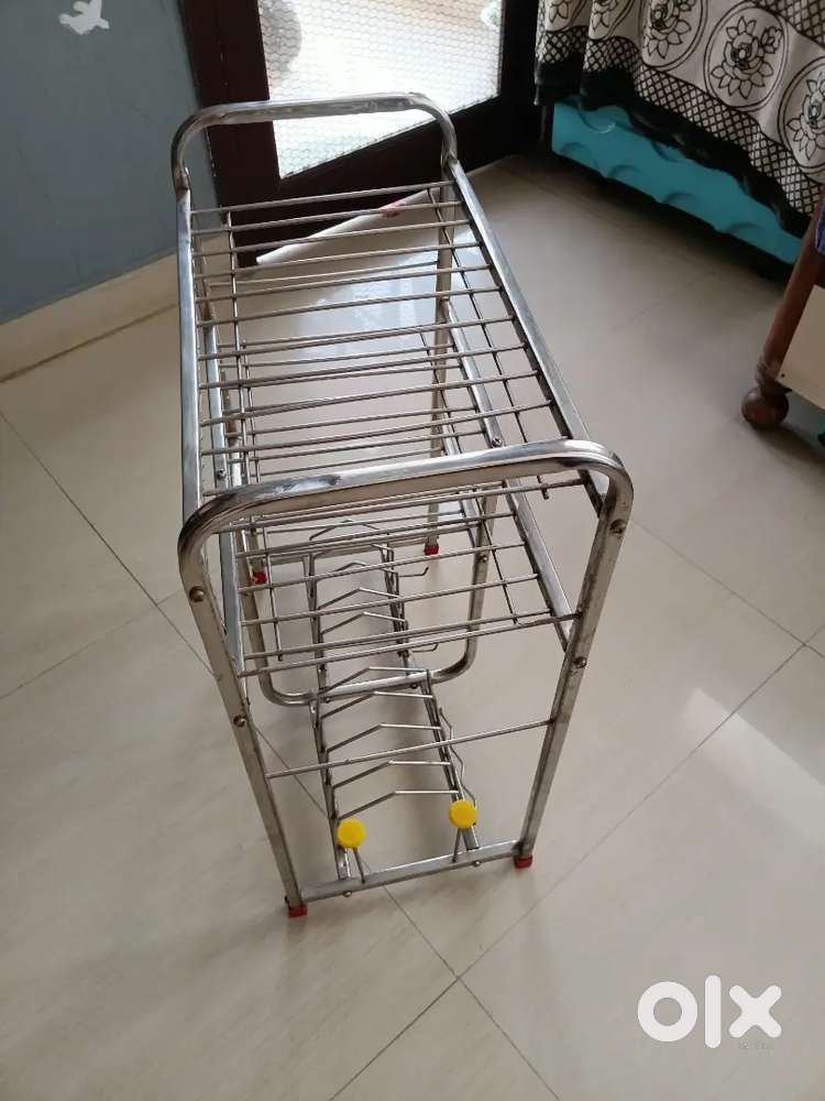 Steel ka bartan stand