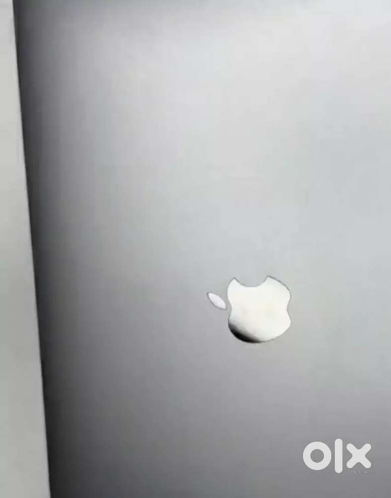 Apple MacBook Pro 2020 Touch Bar, Four Thunderbolt 3 ports