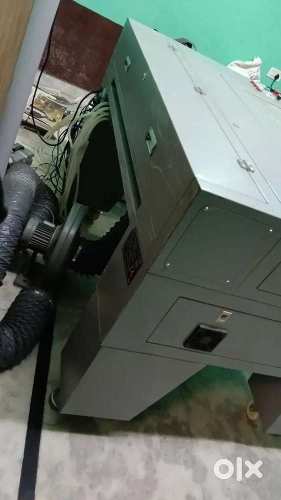 Laser cutting machine