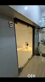 પેલેસ રોડ પર ઓફિસ ભાડે આપવાની છે ભાડું 8500