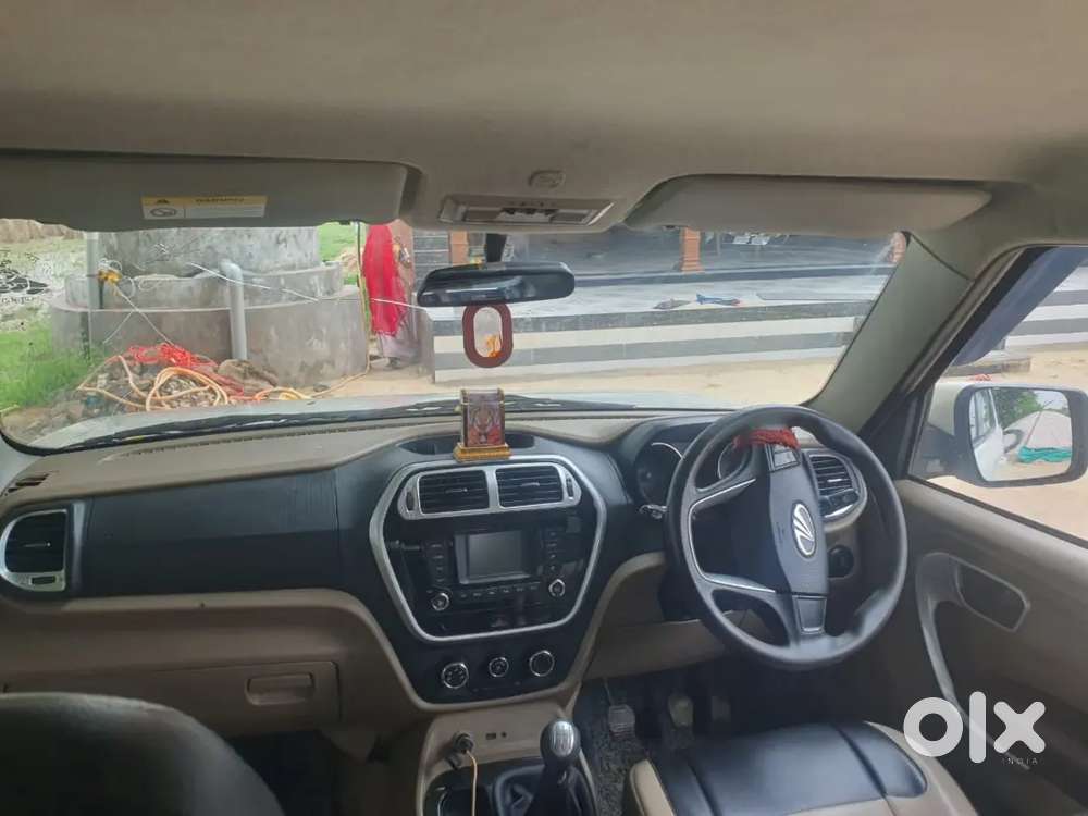 Mahindra TUV 300 2015