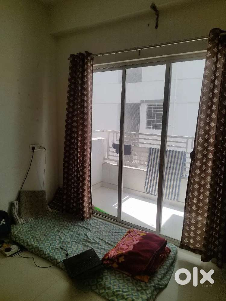 Flatmates required Male ( 1 or 2 )