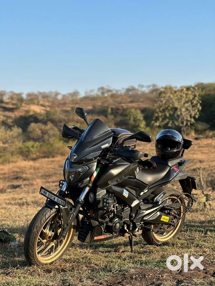 Bajaj Dominor 400