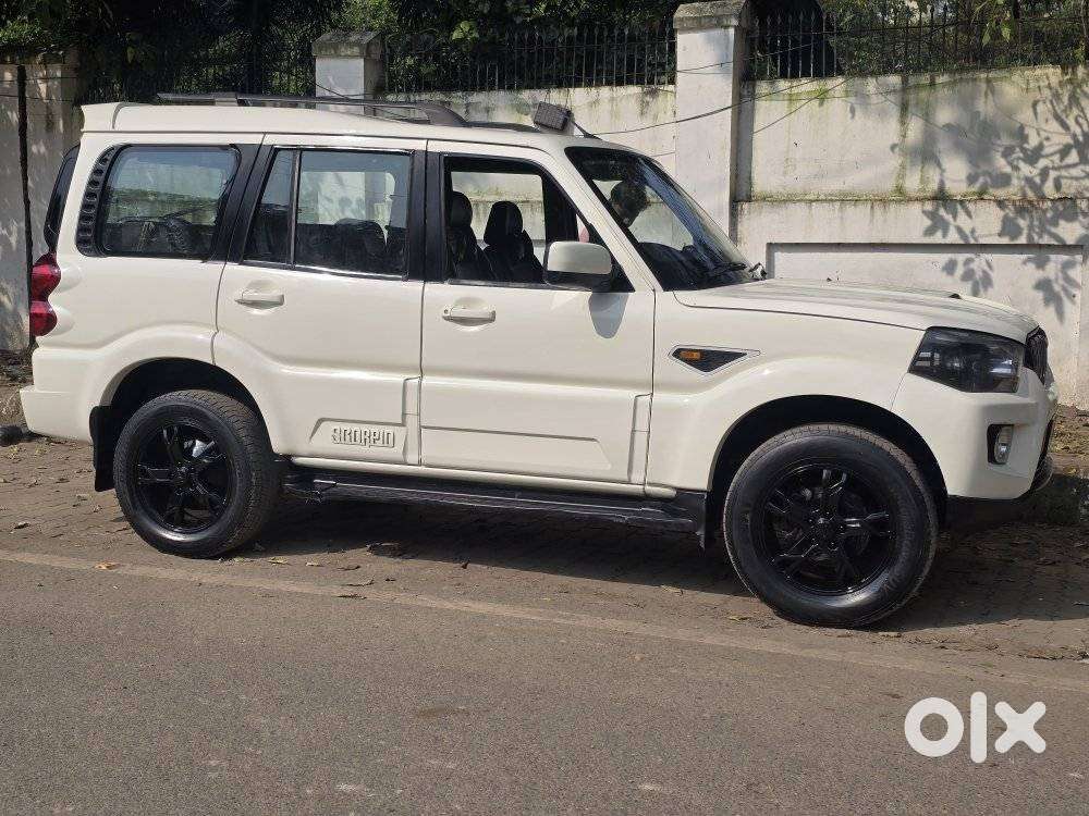Mahindra Scorpio S10, 2016, Diesel