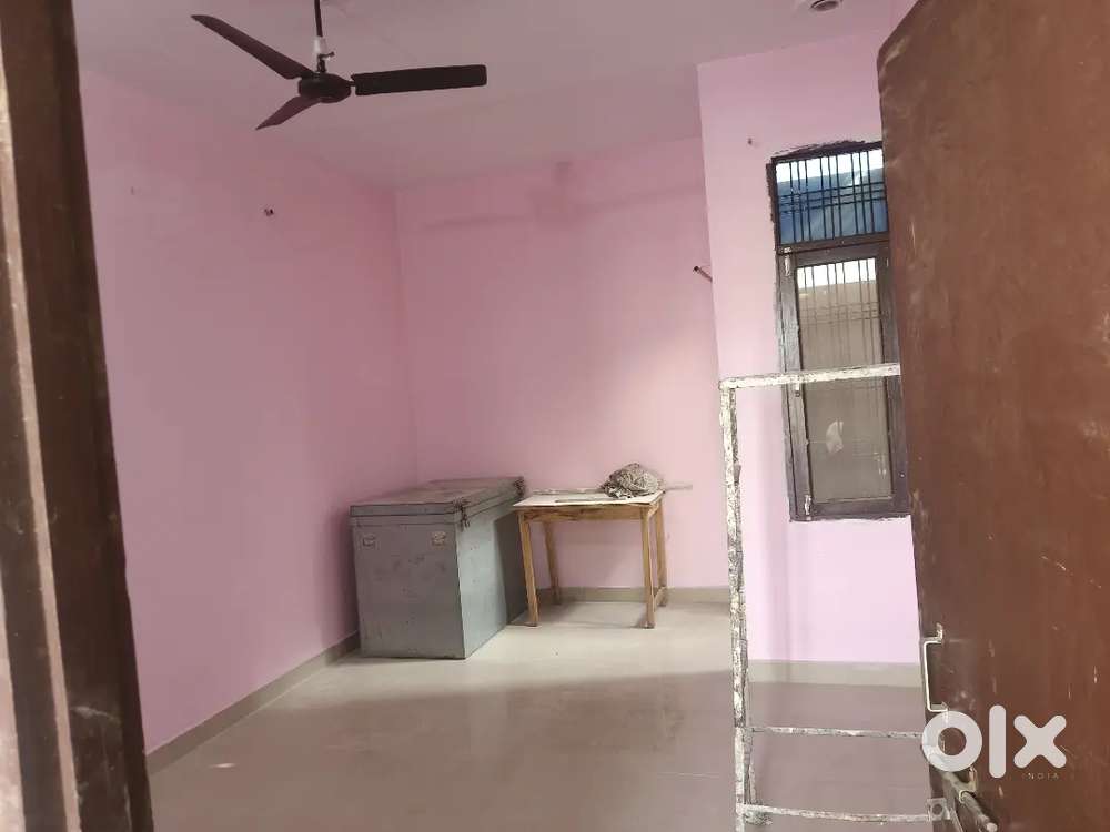 1ROOM + SEPARATE BATHROOM