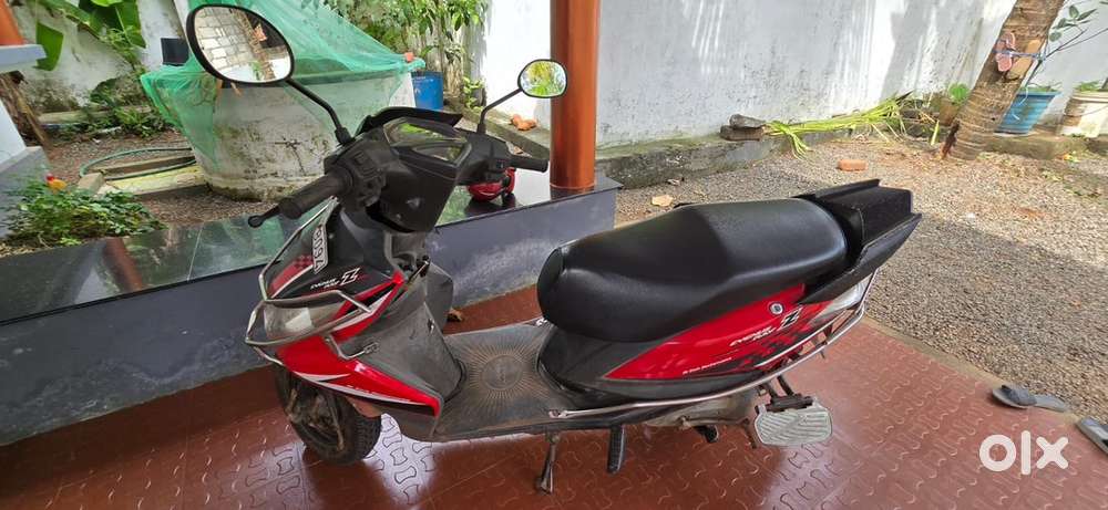 Yamaha ray z scooter