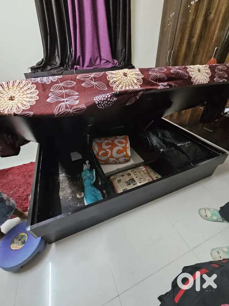 Royaloak lisbon king size hydraulic bed(without mattress)