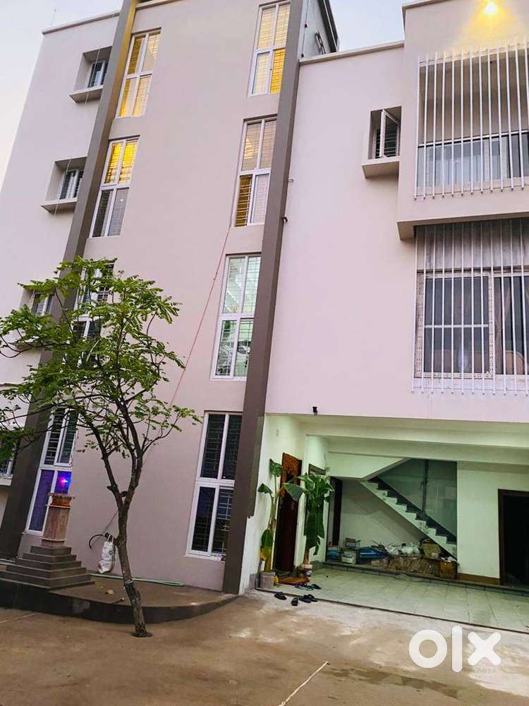 Ultra modern spacious newly built 2 bedroom & 2 Bath with Car parking