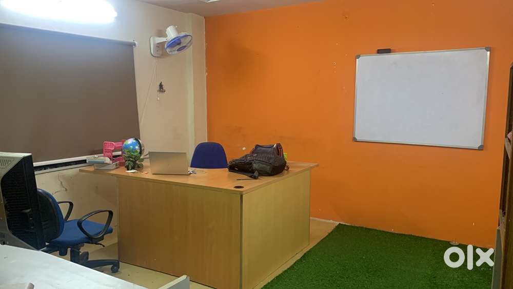 shop furnished Office room
