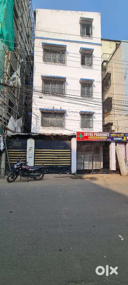COMMERCIAL BUILDING ON RENT