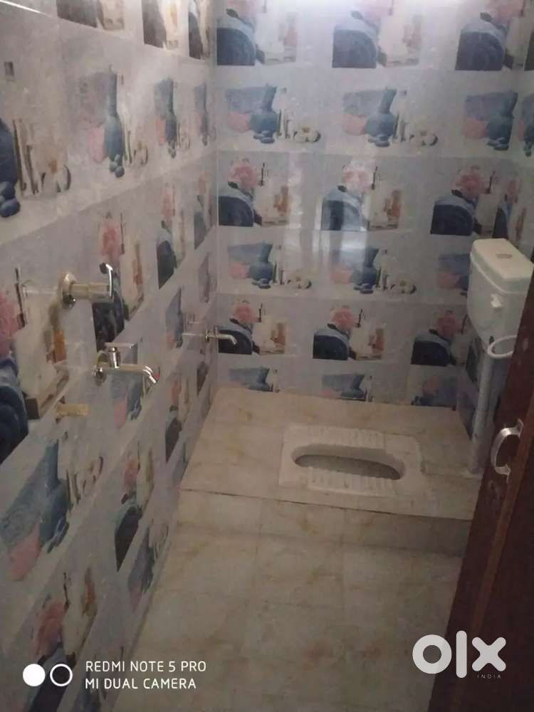 2BK TWO FLATS AVAILABLE AT DOLLAR HOUSE CHOWK