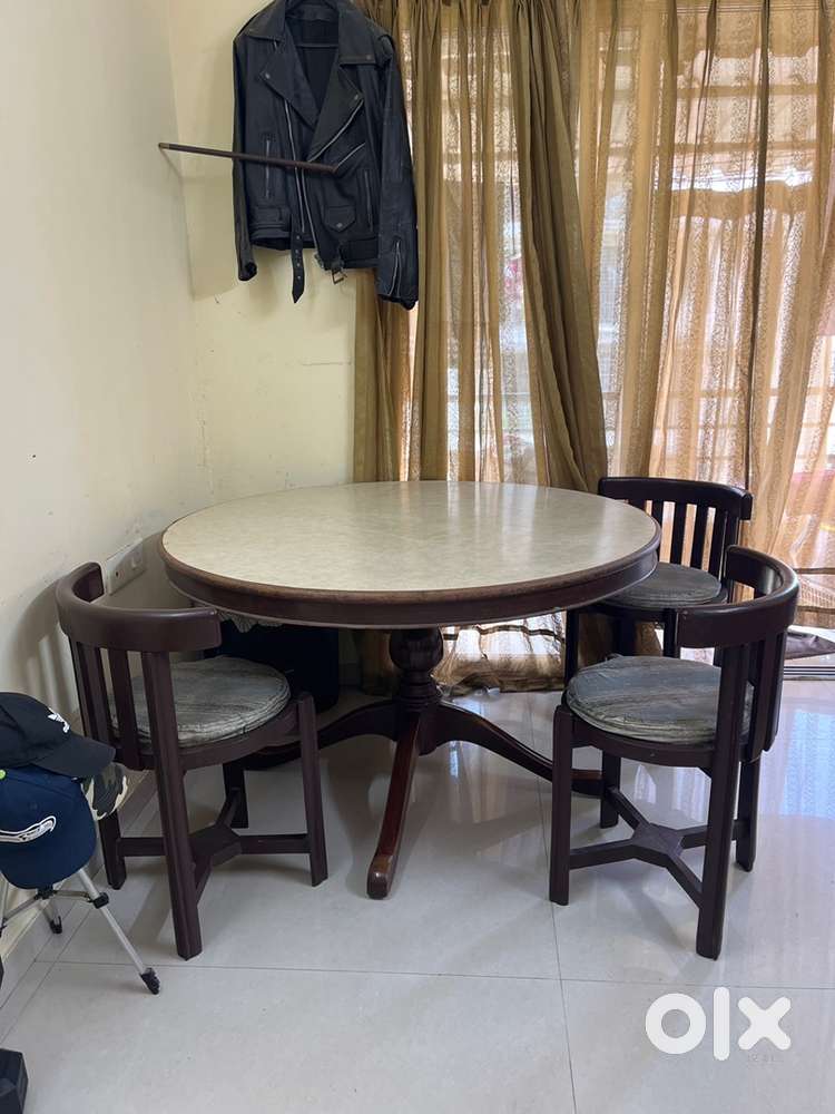 For sale ,AntiqueTeakwood Dinning Table with 3 chairs