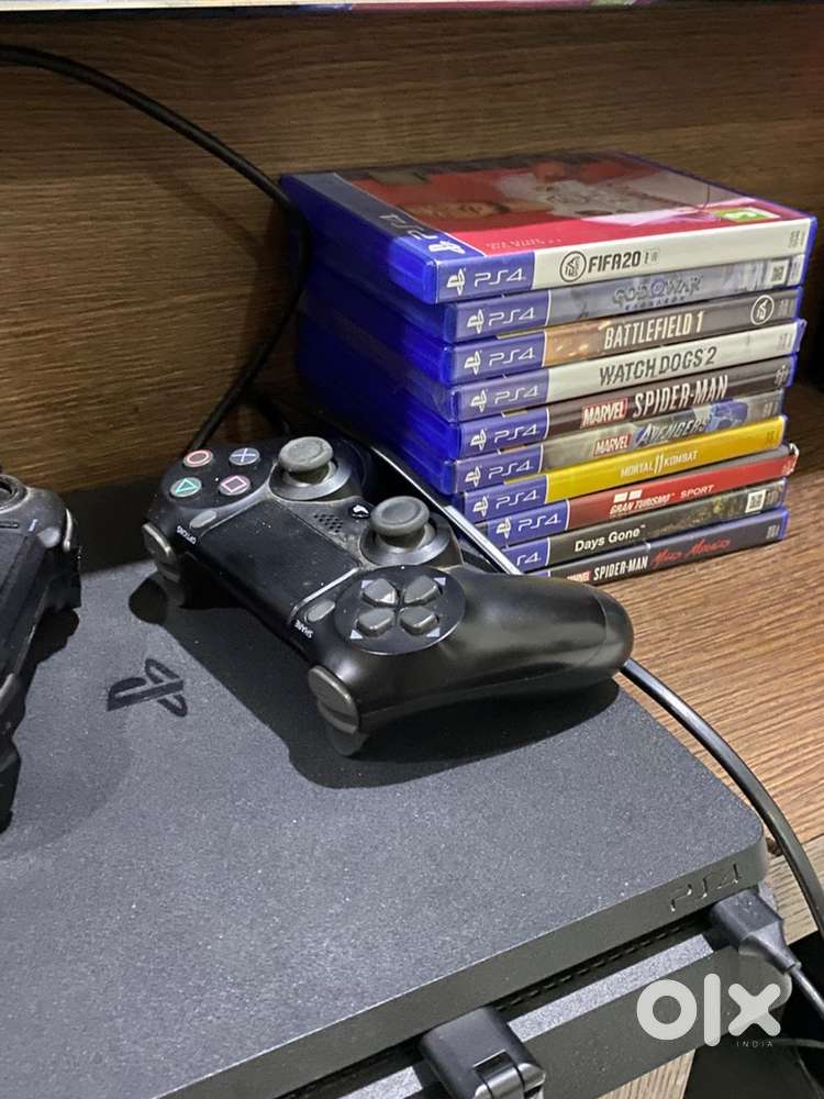 Ps4 silm 1tb with 10 cds