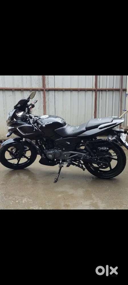 Bajaj Pulsar 180 full condition and one hand user