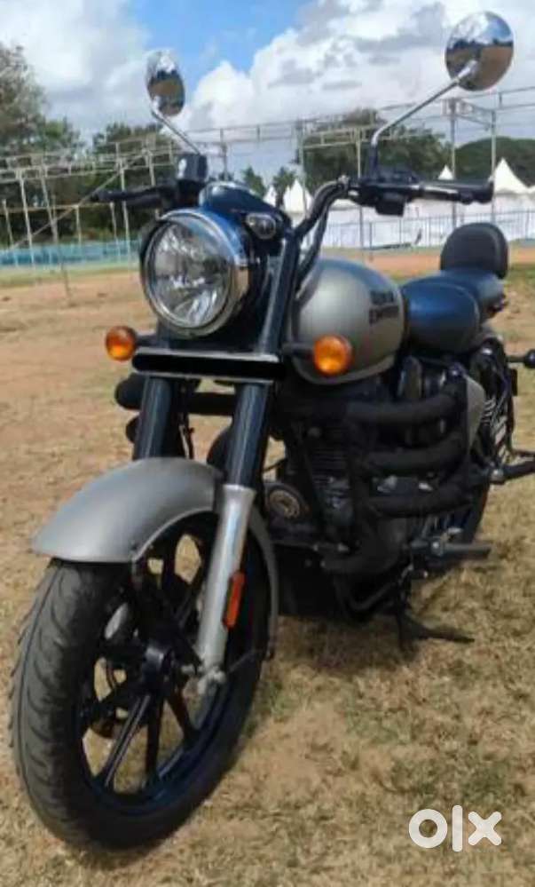 Royal Enfield Classic 350. Army Officer's choice