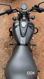 Bajaj avenger 220 street
