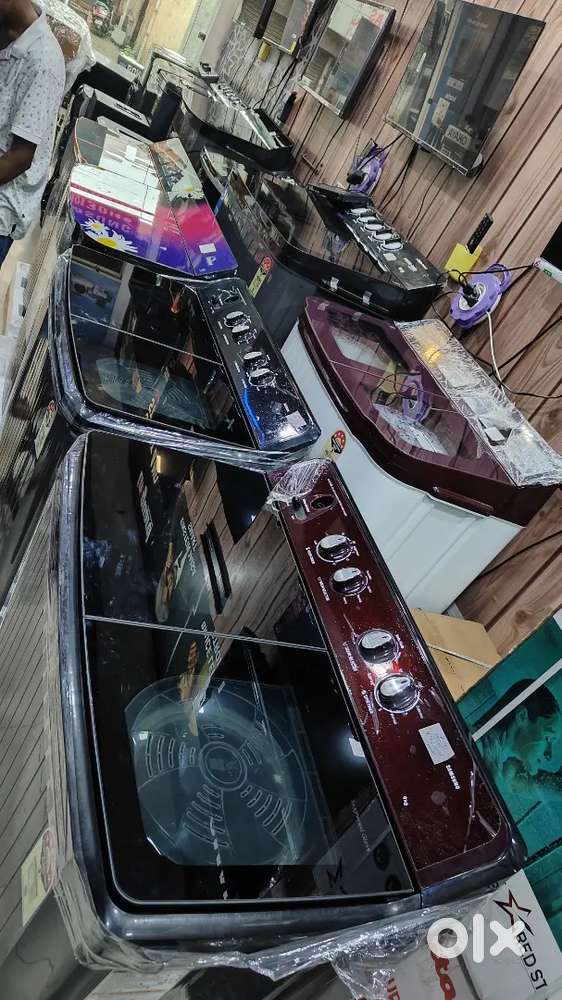 Want a salesgirl for electronics showroom