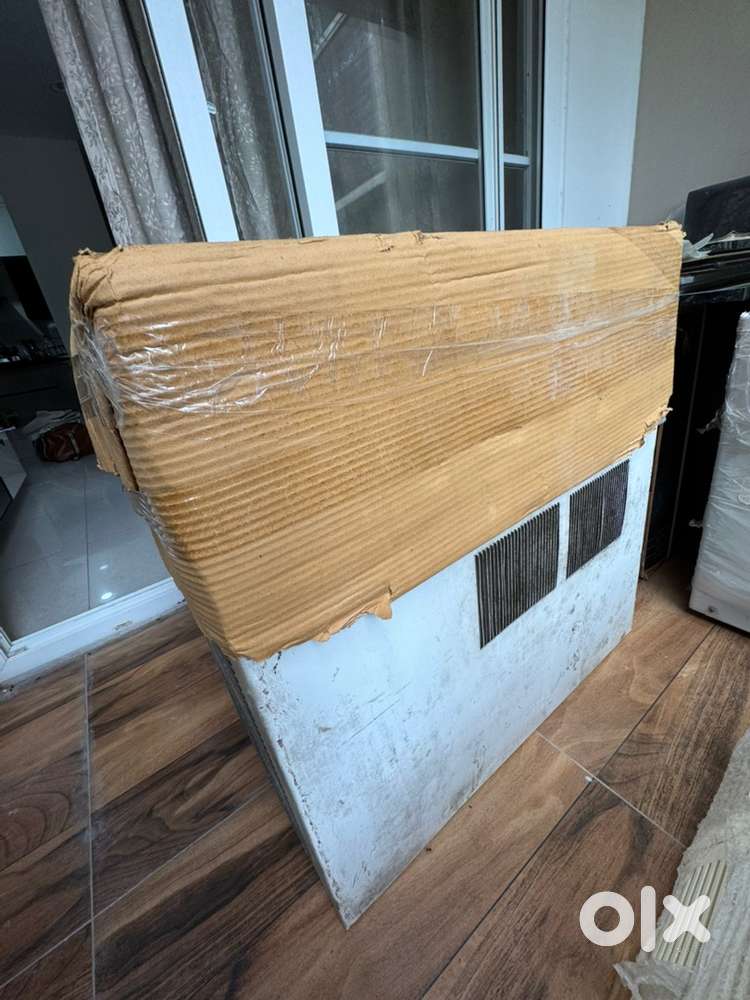 Voltas 1.5 Ton Windows AC for 10000 with Stablizer.