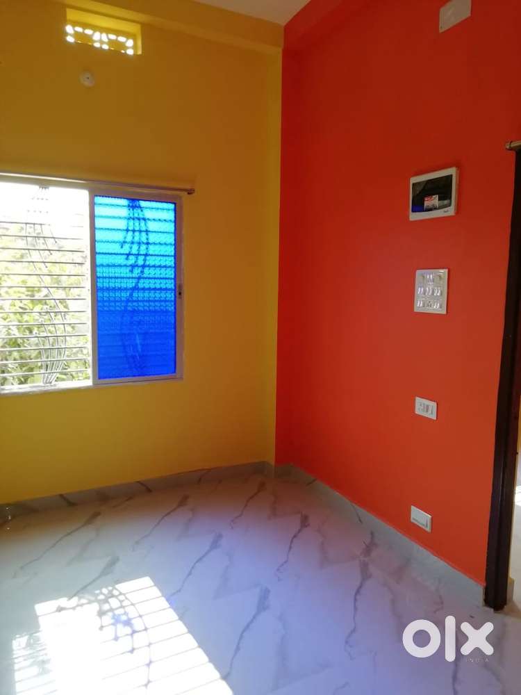 2bhk flat @5000 near bijli office,officer colony