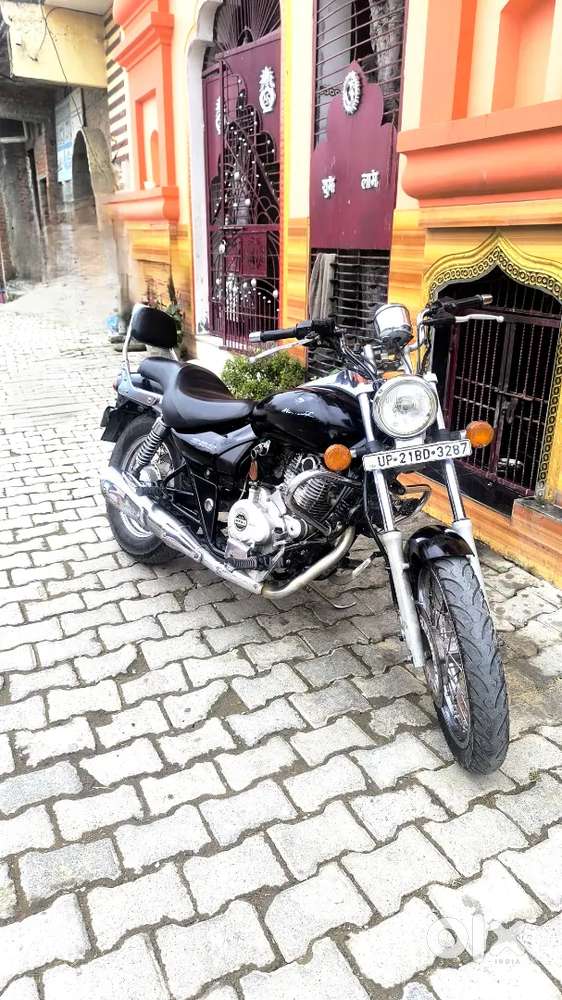 Avenger 220 genuine bike