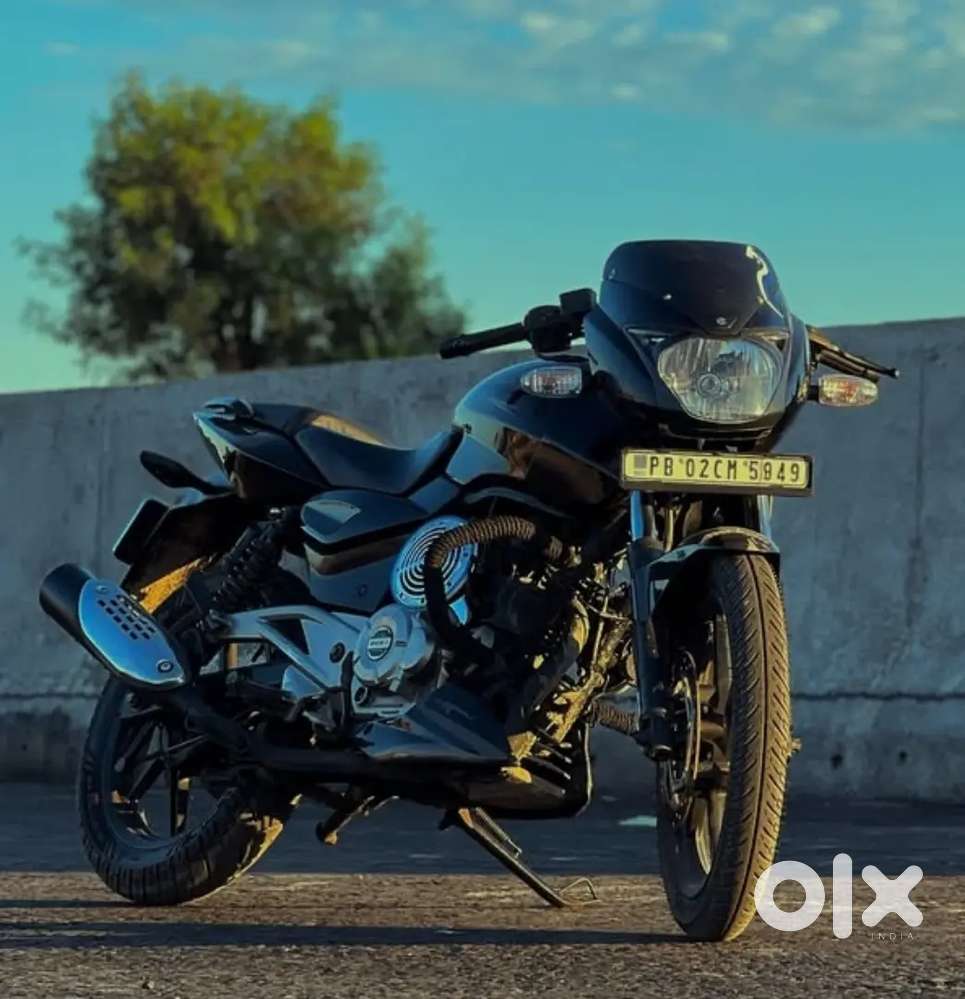 Dono tyre new hai with warranty ( battery new dlai hai 1800 di )