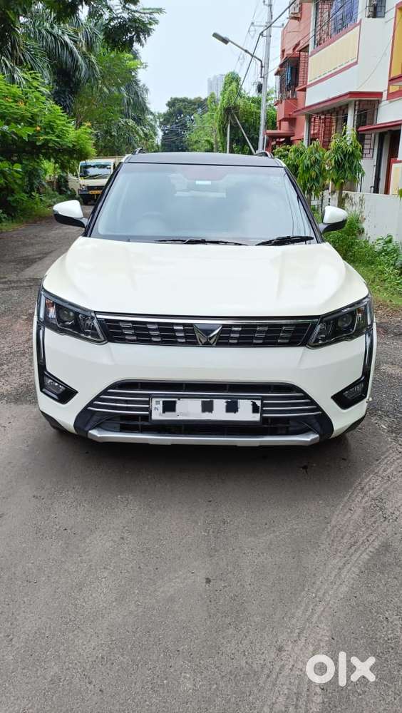 Mahindra XUV300 W8, 2024, Petrol