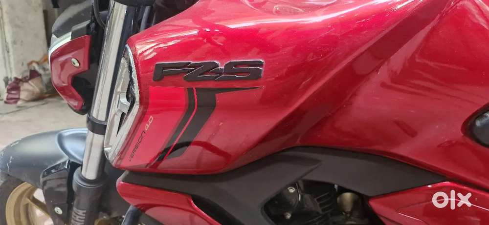 Yamaha FZS V4