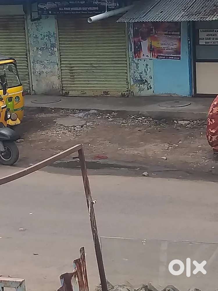 Bachelor's sharing house