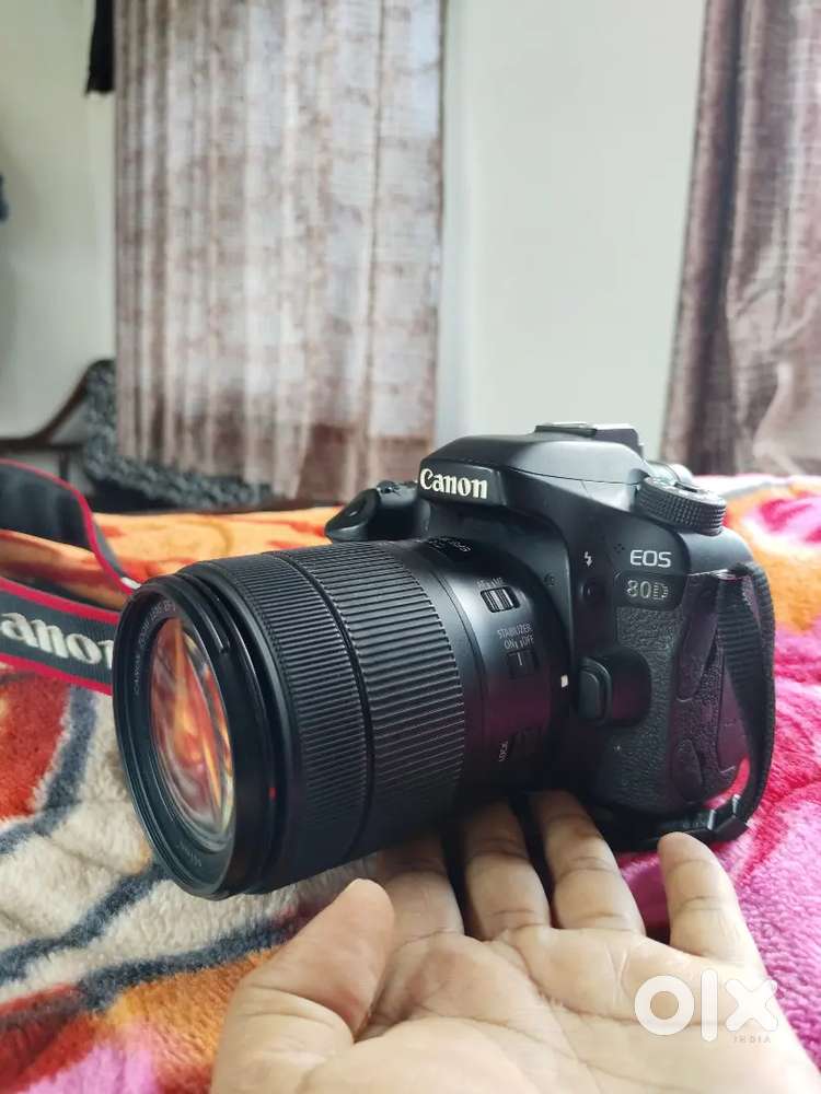 Canon 80D model