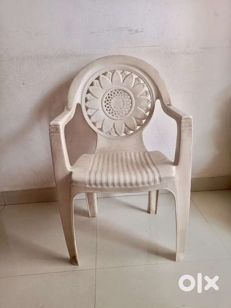 Plastic two chairs