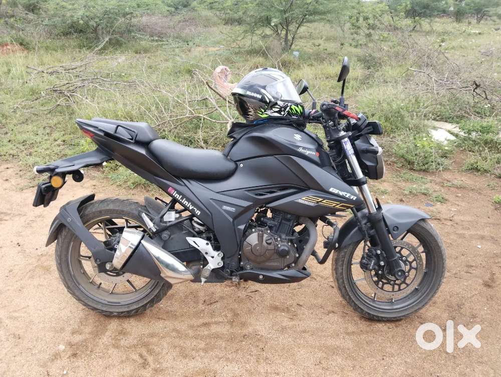 The power beast 250 naked bikeCity riding long travel friendly