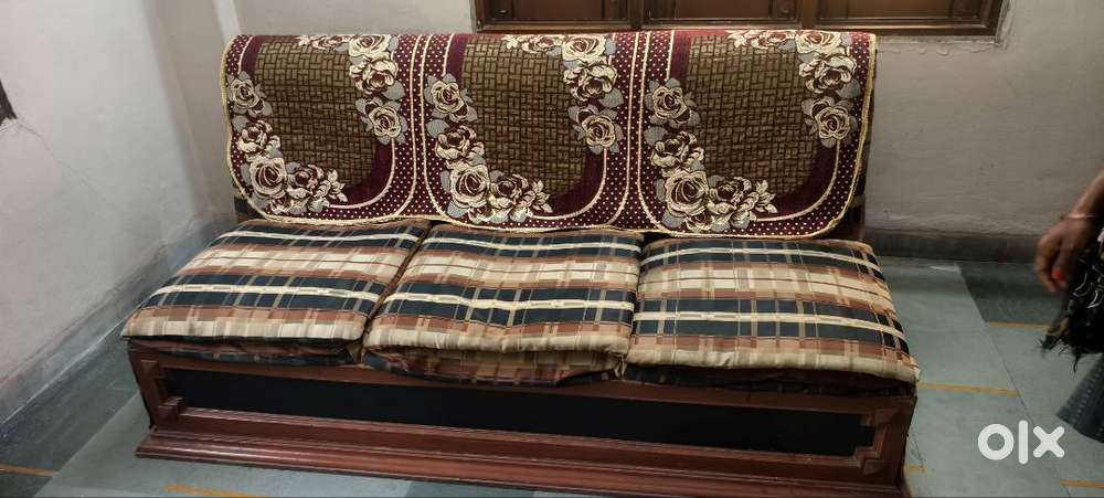 Old sofa for sale