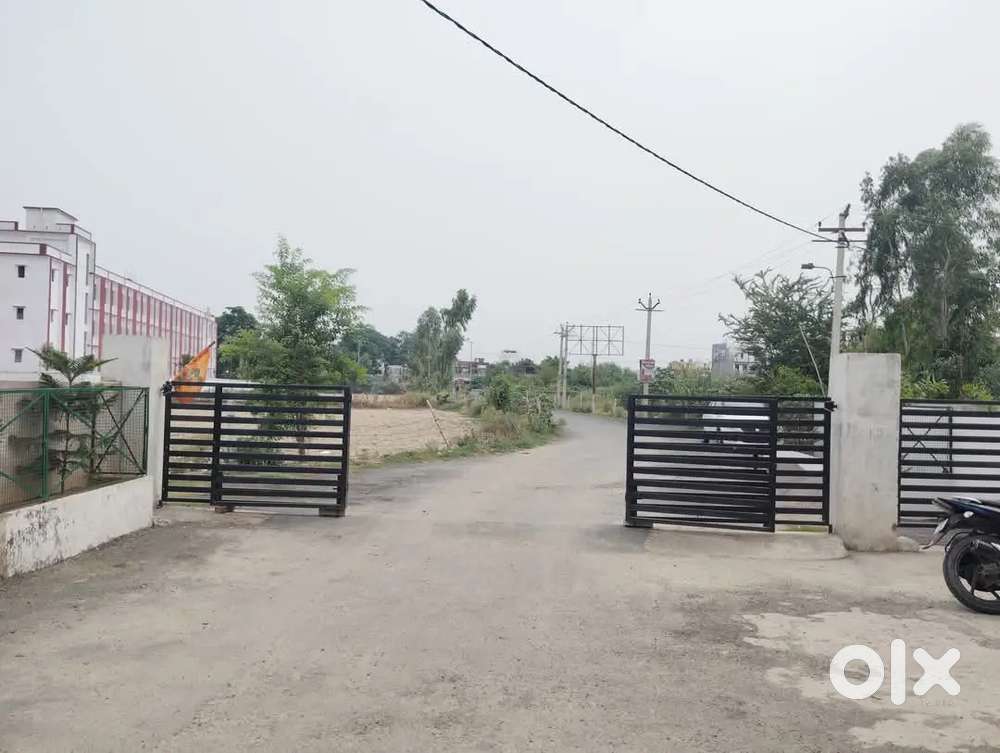 सुल्तानपुर हाइवे पर हॉस्पिटल कॉलेज मार्केट से 700 मीटर पर प्लांट ले