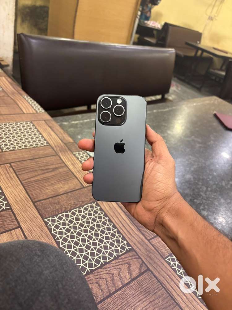 (New)Apple Iphone 16 pro black titanium 256 gb