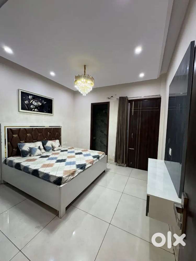 Luxury 2bhk Fully furnished flat owner free newly built sector 115