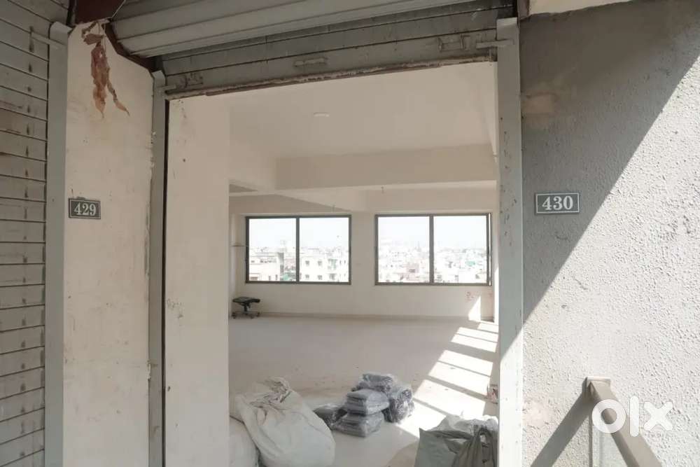 Commercial Hall (Three side visibility)