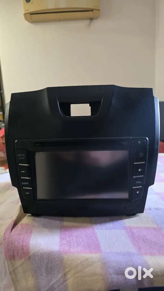 ISUZU DMAX VCROSS ORIGINAL INFOTAINMENT SYSTEM IN PERFECT CONDITION