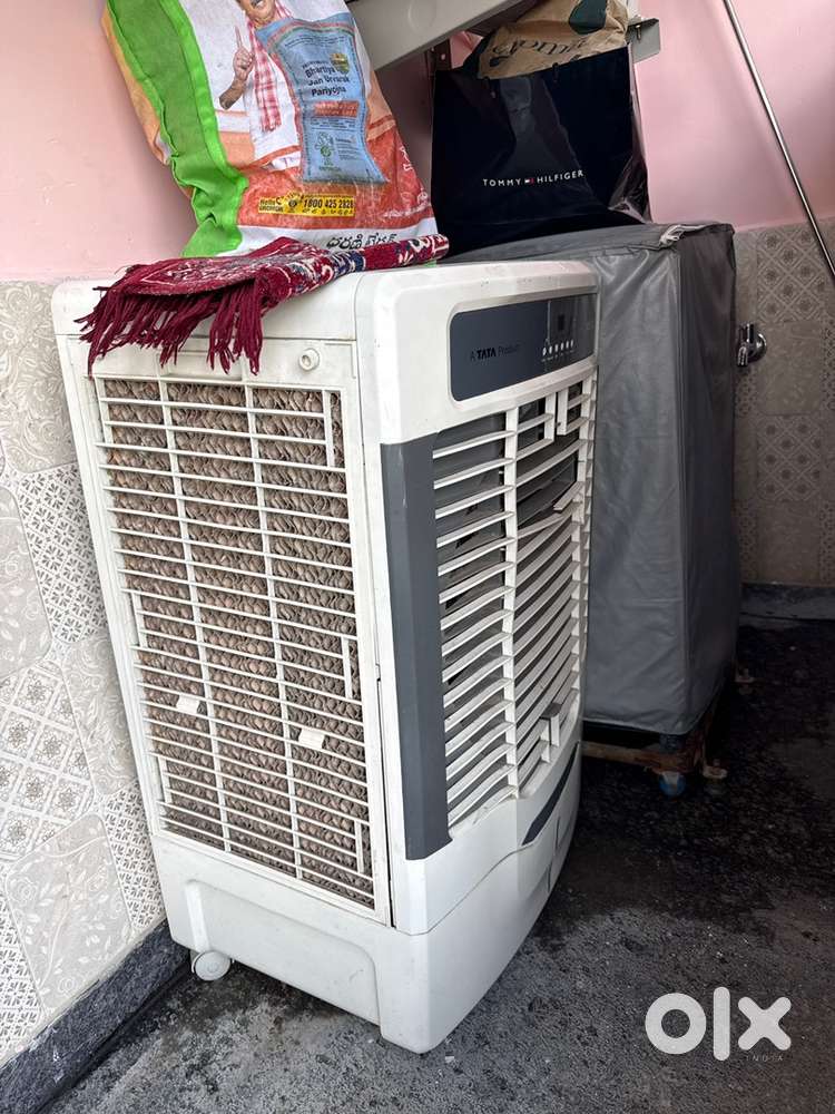 Voltas air cooler with remote