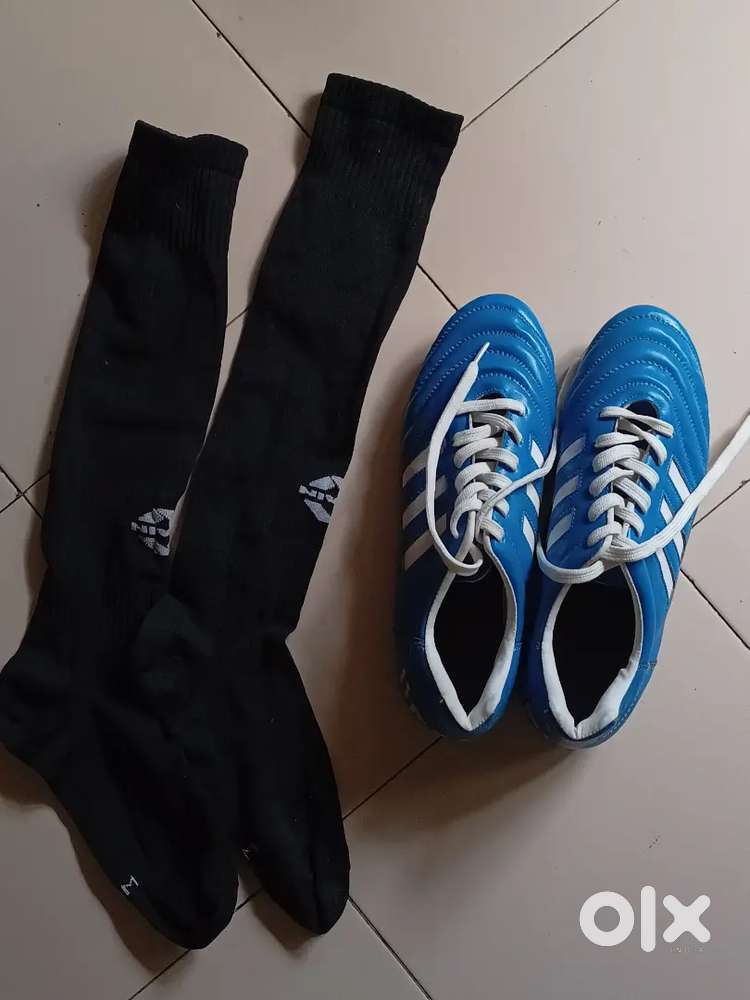 blue studds shoes for football