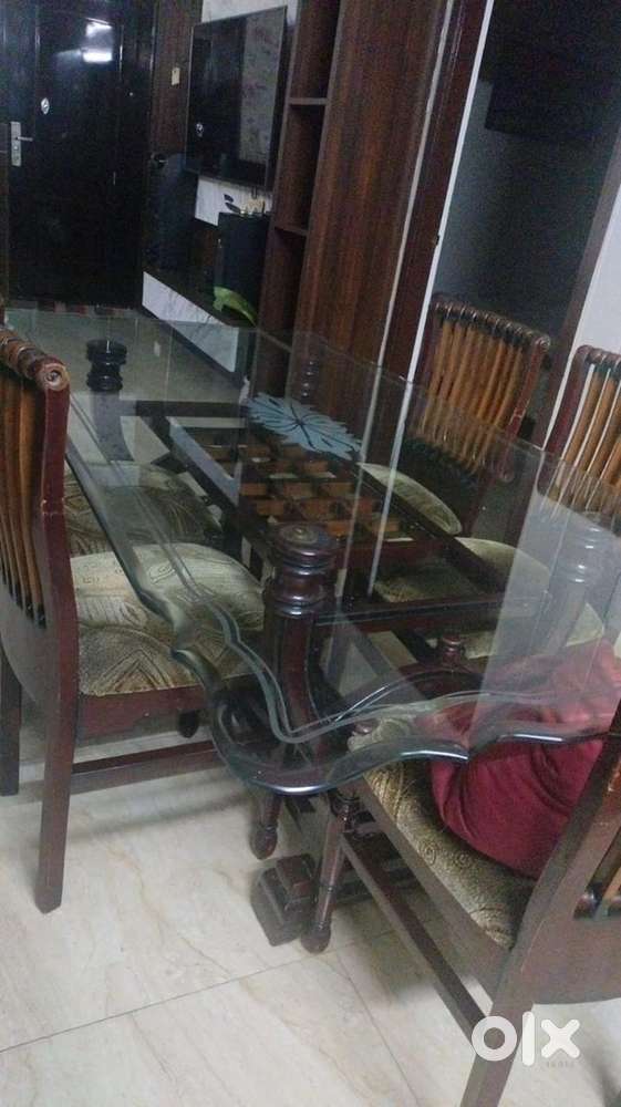 6-Seater Wooden Dining Table with Glass Top