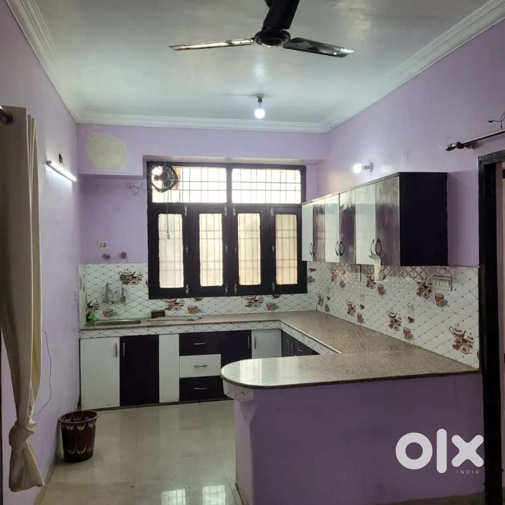 Excellent three bedroom flat, Near IT Metro ,22000Rs