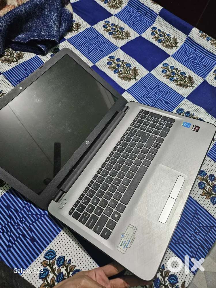 HP Notebook - 15-ac072tx