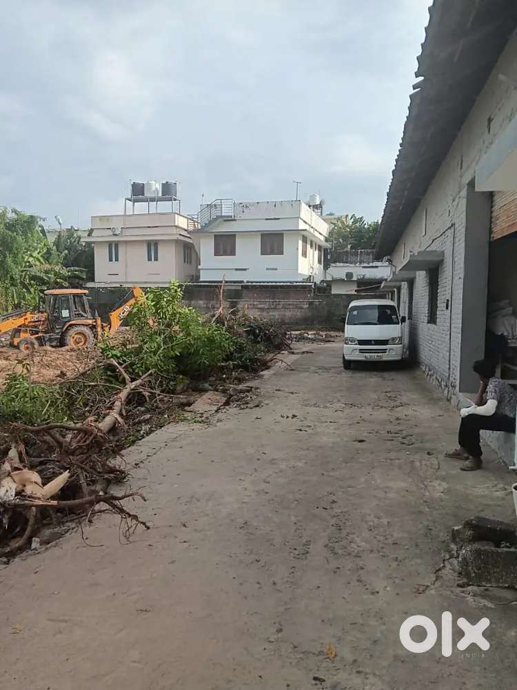 GODOWN SPACE WITH LAND FOR SALE AT PARUTHIKUZHI