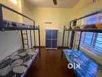 LADIES / PG / BEDSPACE / SHARING ROOM / HOSTEL WITHFOOD ERNAKUALM TOWN
