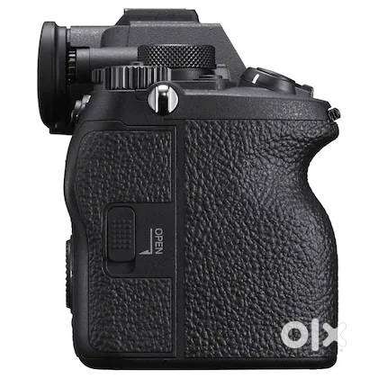 sony alpha 7m4 full